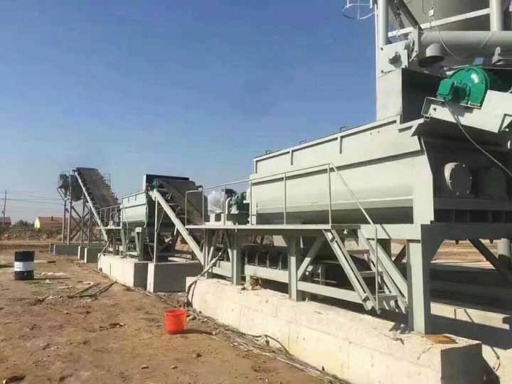 穩(wěn)定土拌合站施工現(xiàn)場圖6 穩(wěn)定土拌合站施工現(xiàn)場圖6